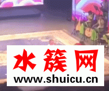 趙本山遭粉絲強抱