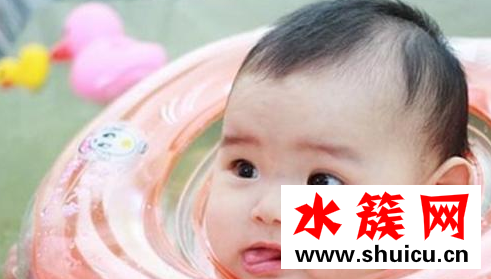 寶寶游泳耳朵進(jìn)水了怎么辦 如何預(yù)防寶寶游泳耳朵進(jìn)水 寶寶游泳耳朵進(jìn)水了怎么辦?