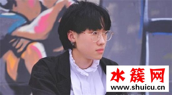 明日之子鄧典是富二代嗎