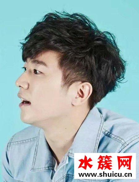 男生燙頭發(fā)大卷和小卷哪個更好看