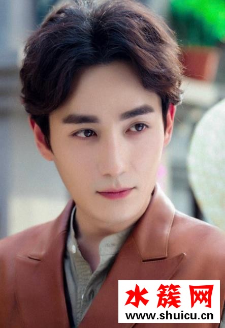 男生燙頭發(fā)大卷和小卷哪個更好看