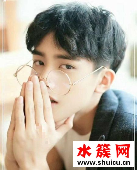 男生燙頭發(fā)大卷和小卷哪個更好看