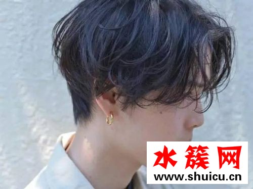 男生燙頭發(fā)大卷和小卷哪個更好看