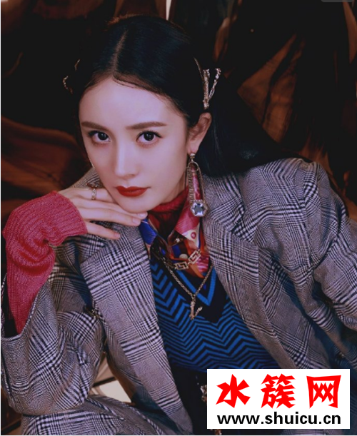 楊冪否認(rèn)請假撈金什么情況