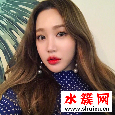 亞麻灰棕色是什么顏色 亞麻棕灰色頭發圖片女 亞麻灰棕色是什么顏色