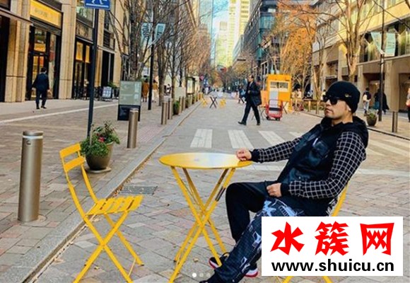 周杰倫昆凌牽手逛街