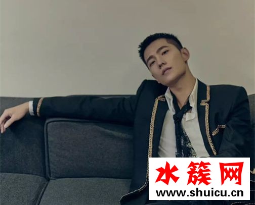 2019楊洋寸頭照片 男生什么臉型適合寸頭 2019楊洋寸頭照片