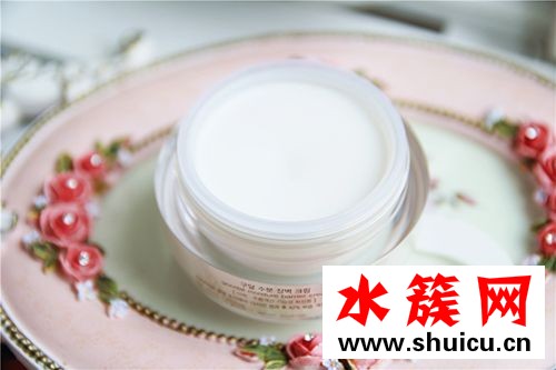 防曬霜和素顏霜使用順序