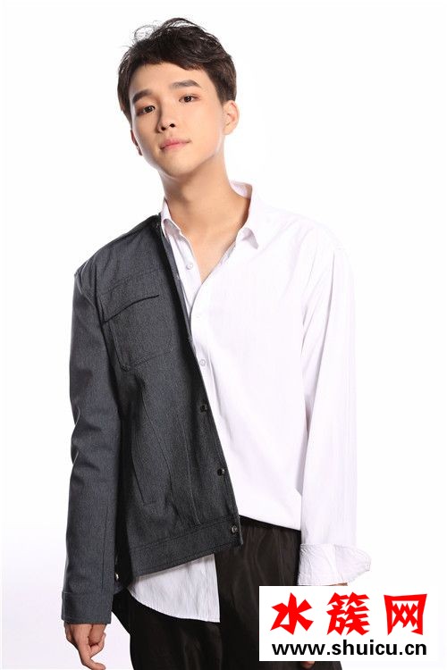 害怕沒你安慰我只能去回味什么歌曲 歌手個人資料介紹 害怕沒你安慰我只能去回味什么歌曲