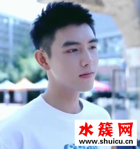 少年的你易烊千璽發型 男生兩邊鏟發型的4種剪法 少年的你易烊千璽發型