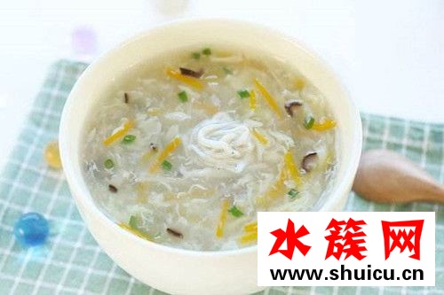 四個月的寶寶可以吃什么輔食