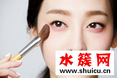 腮紅可以當(dāng)眼影用嗎 腮紅怎么打顯臉小 腮紅可以當(dāng)眼影用嗎