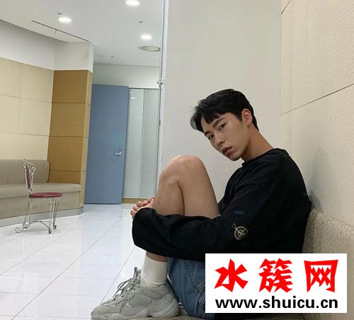 犬系男成韓劇大勢?偶然發現的一天白經李宰旭的高級臉讓人想不喜歡他都很難! 犬系男成韓劇大勢?偶然發現的一天白經李宰旭的高級臉讓人想不喜歡他都很難!