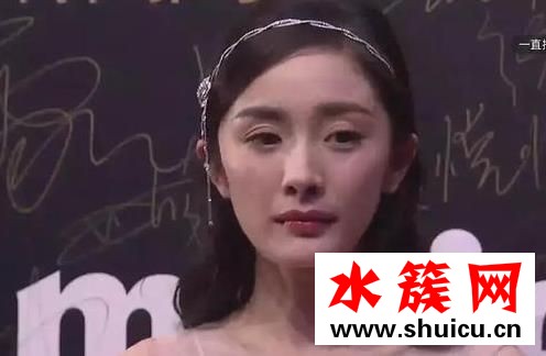 2017嘉人中國風(fēng)盛典現(xiàn)場圖曝光 楊冪宋茜未PS照顏值差太多 2017嘉人中國風(fēng)盛典現(xiàn)場圖曝光 楊冪宋茜未PS照顏值差太多