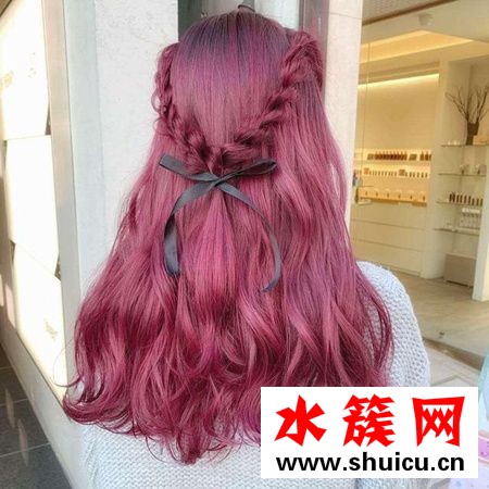 抖音網紅色頭發是什么顏色 紅色頭發抖音流行女 紅色頭發抖音流行女