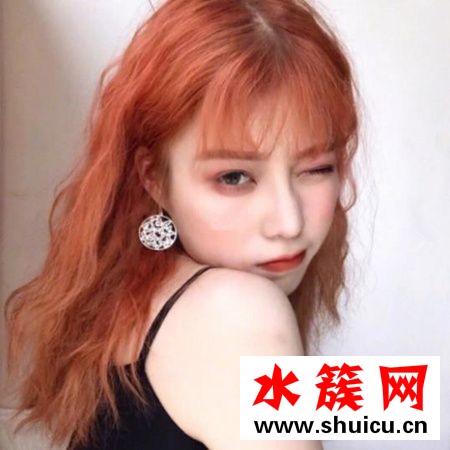 抖音網紅色頭發是什么顏色 紅色頭發抖音流行女 紅色頭發抖音流行女