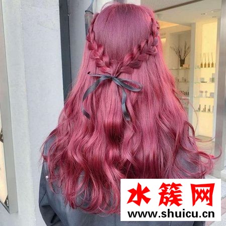 抖音網紅色頭發是什么顏色 紅色頭發抖音流行女 紅色頭發抖音流行女