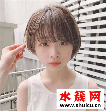圓臉小個子女生適合剪短發(fā)理由 圓臉小個子女生適合的短發(fā)類型 圓臉小個子女生適合剪短發(fā)理由