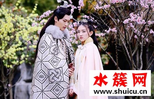 雙世寵妃11集百度云下載 雙世寵妃墨連城第十一集bt迅雷下載 第11集濕身險生病 城城喂姜湯