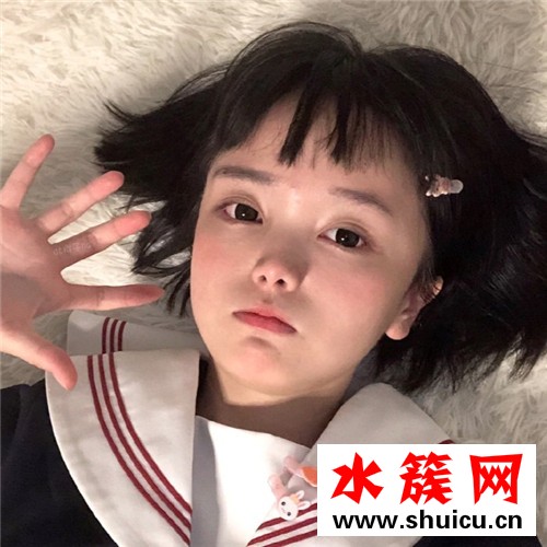 好看的短發發型女生圖片